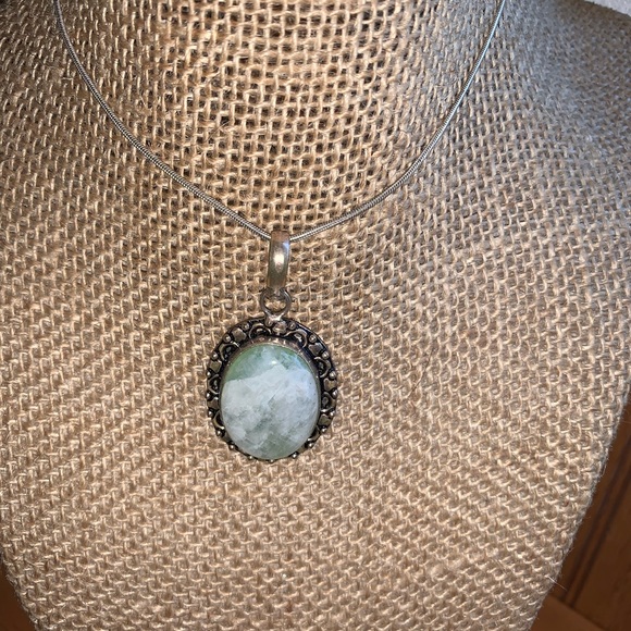 Green Moonstone Vintage Necklace - Picture 4 of 4